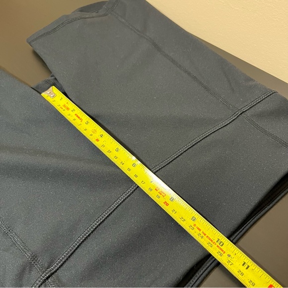 NWT All in Motion Contour Power Waist Mid Rise Shorts - Picture 11 of 11